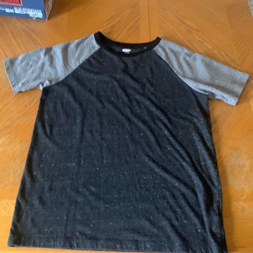 Old navy short sleeve shirt